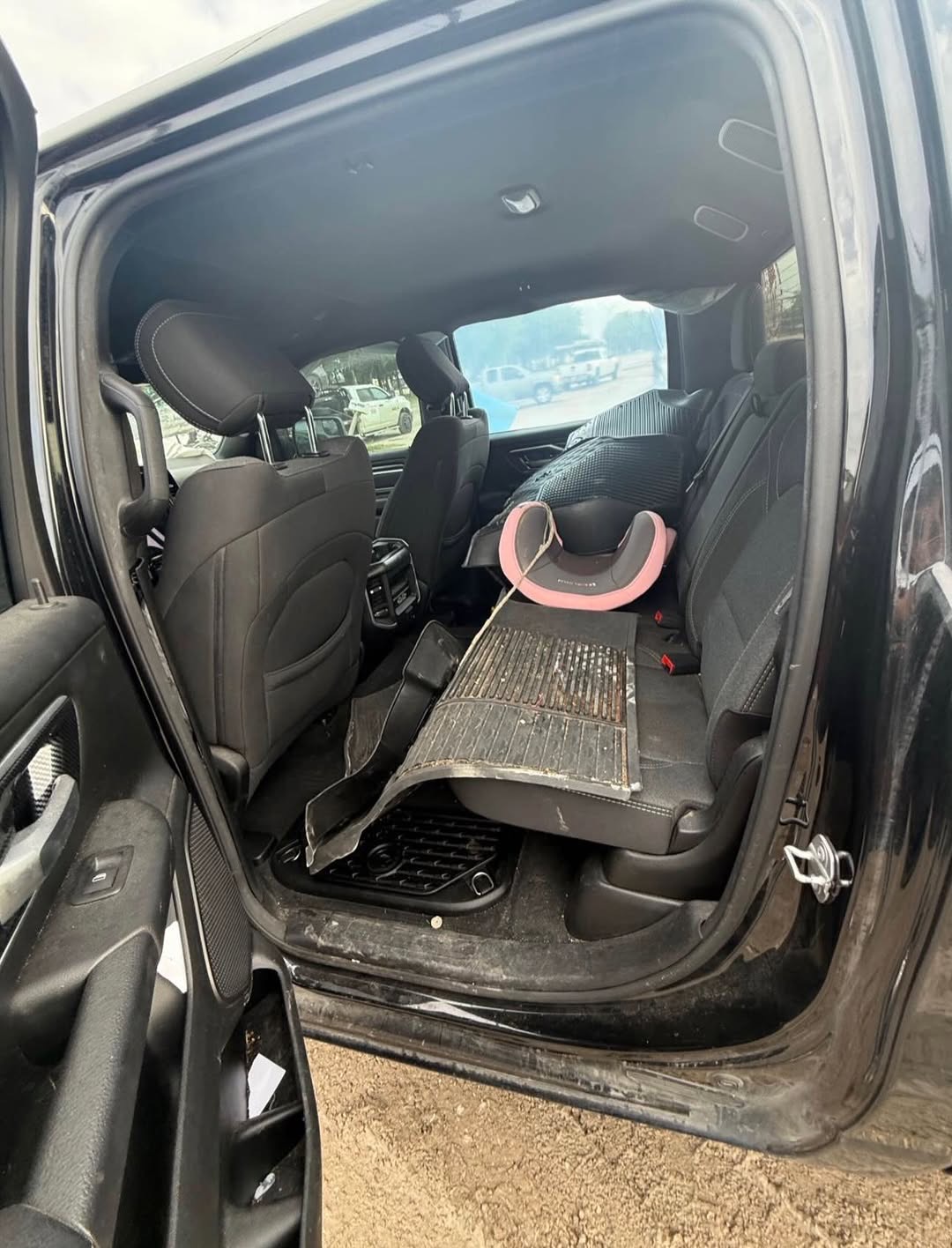 2021 Ram 1500 5.7 parts out  high-quality OEM Dodge Ram truck parts available for sale. Various components from a 5.7L HEMI Ram, perfect for replacements, repairs, or upgrades. image 7